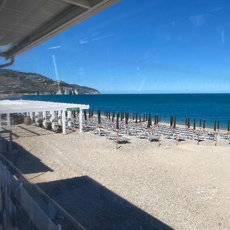 B&B Direttamente Sul Mare Da Antonino Mattinata Exterior foto